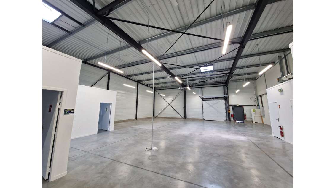 Immobilier Professionnel de 310m² à louer à Ifs
