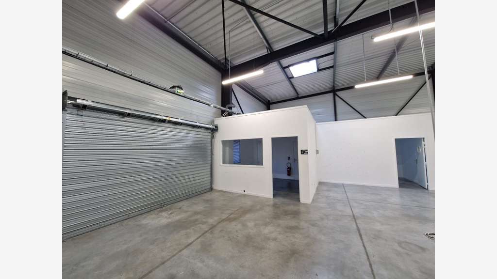 Immobilier Professionnel de 310m² à louer à Ifs