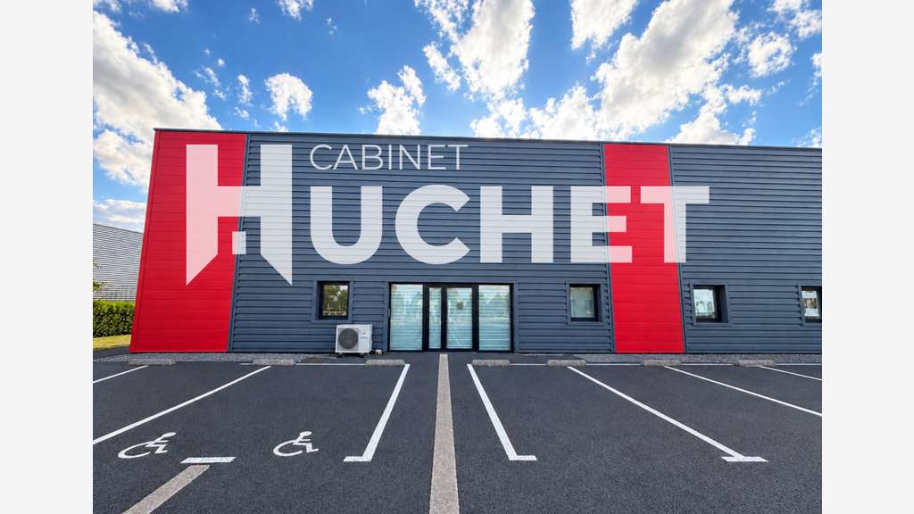 À louer local d'activité bureaux de 310m² à Ifs