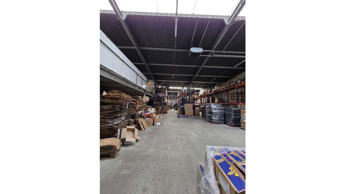 A louer bâtiment fonctionnel 1091m² à Ingré