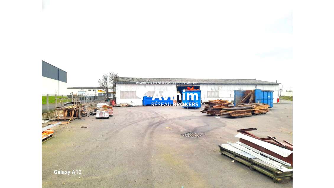 Local industriel 2115m² à louer ZI Ingré