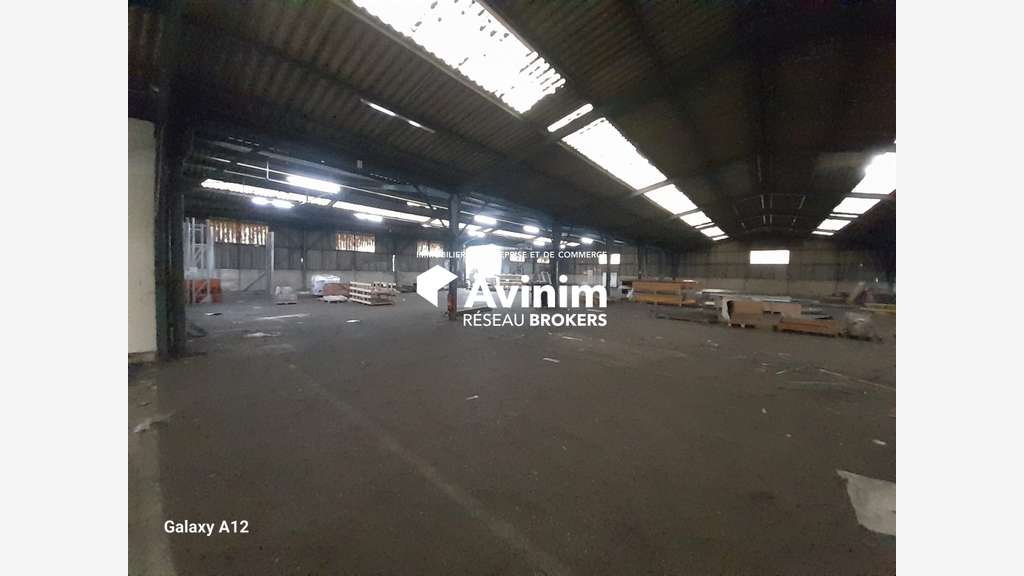Local industriel 2115m² à louer ZI Ingré