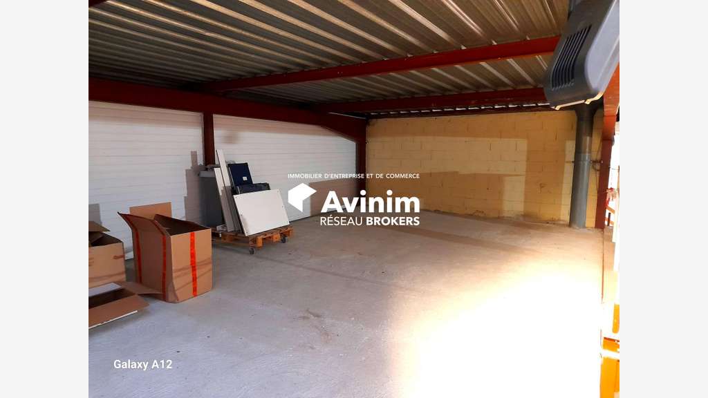 Loue Très beau local d'activité de 725m² à Ingré