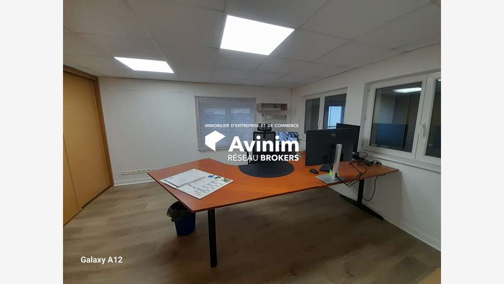 Loue Très beau local d'activité de 725m² à Ingré