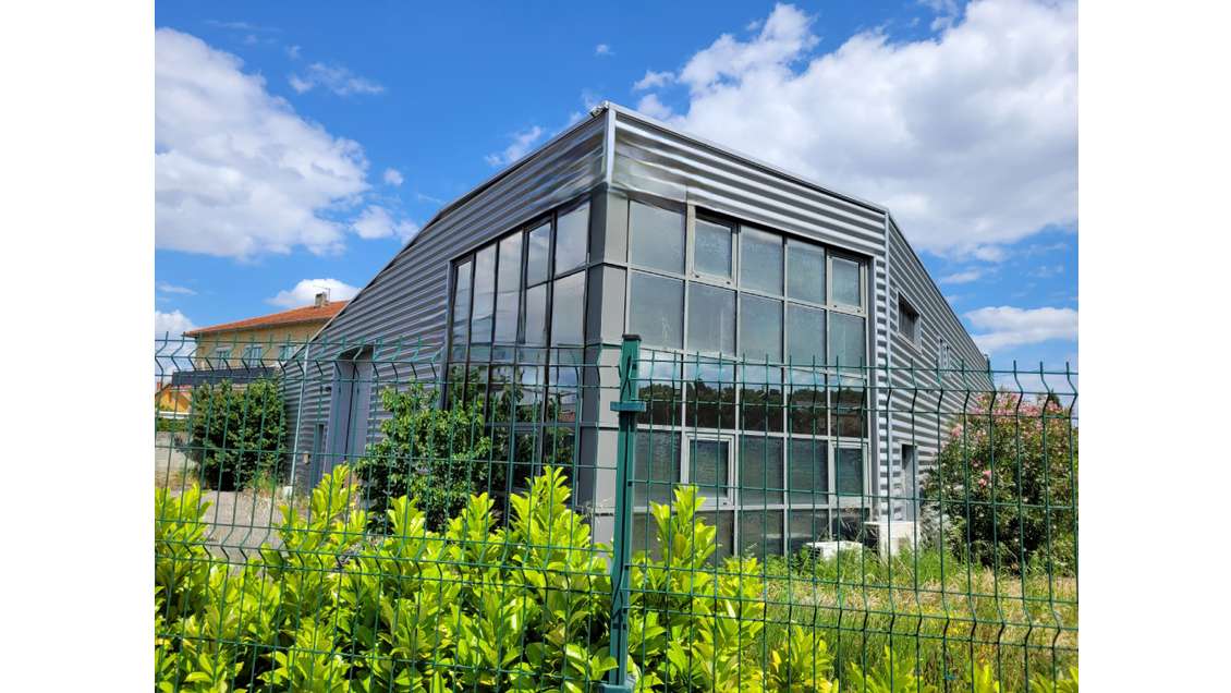 A louer local d'activité 650m² ZA Lyon Sud A7/A450