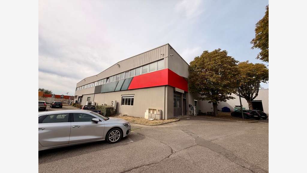LOCATION Local d'Activité - 840m² - IRIGNY