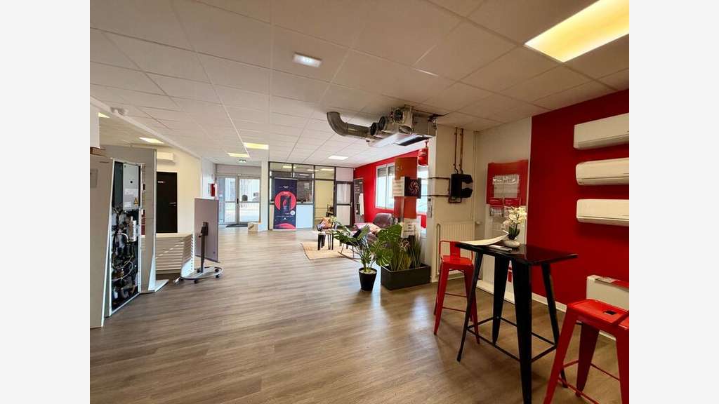 LOCATION Local d'Activité - 840m² - IRIGNY