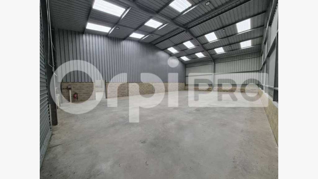 Local d'activité 480m² à louer à Isles-sur-Suippe