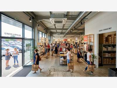 Local avec stockage 450m² à louer à Issoire