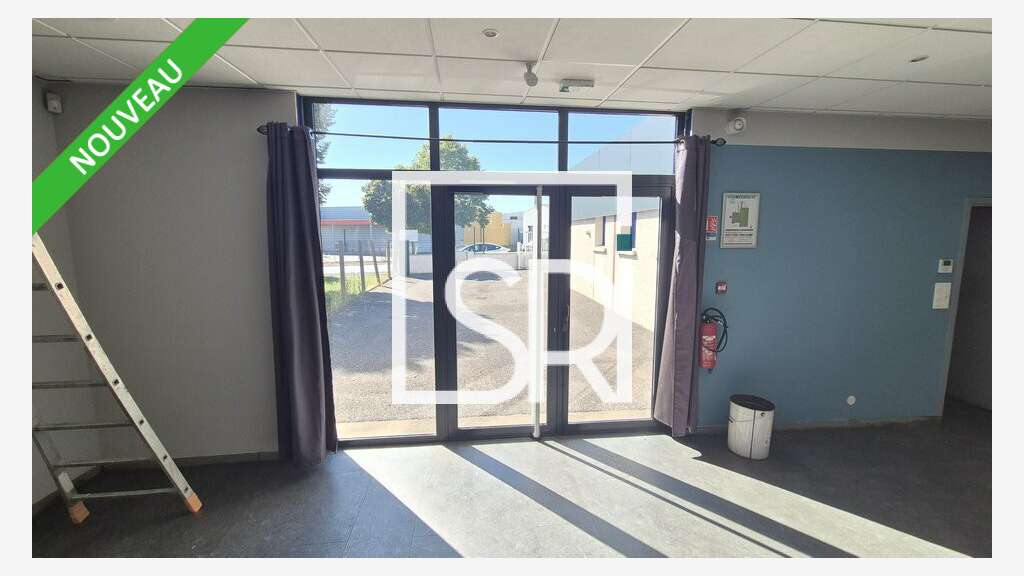 ISSOIRE - ENTREPOT - LOCAL D'ACTIVITE à louer