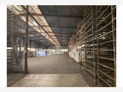 À louer – Entrepôt de 2 700 m² à Issoudun – Indre 