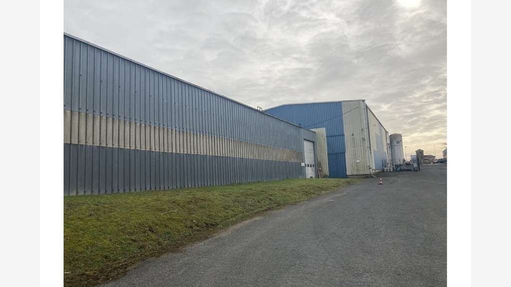 À louer – Entrepôt de 2 700 m² à Issoudun – Indre 