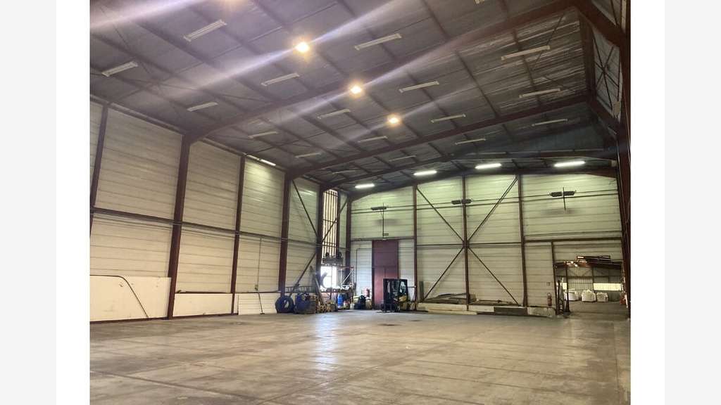 À louer – Entrepôt de 2 700 m² à Issoudun – Indre 