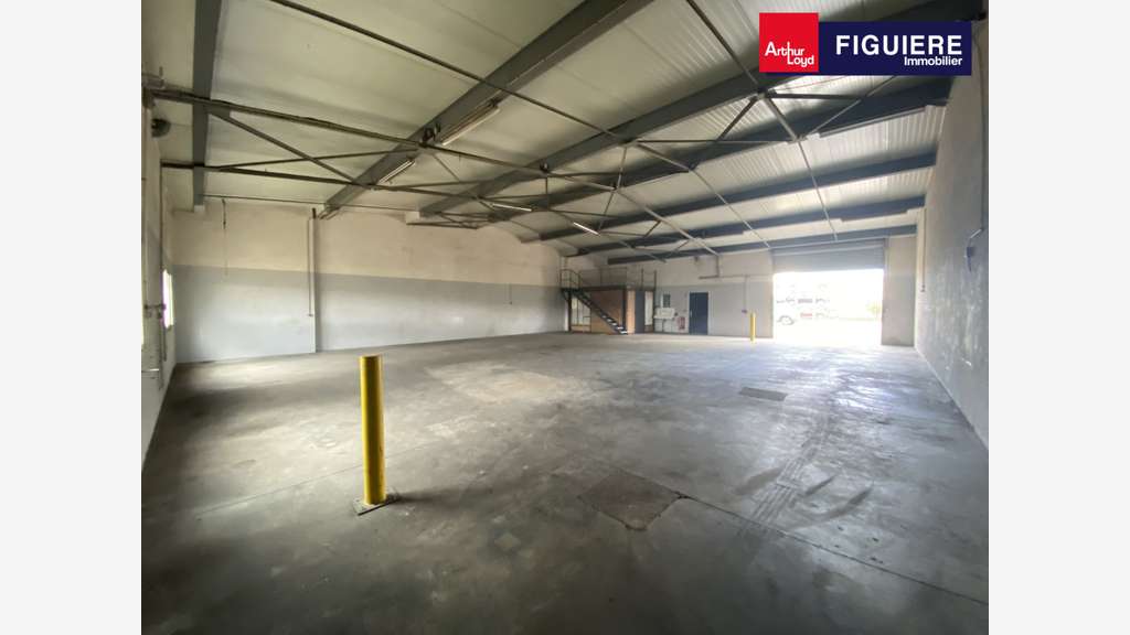 Local d'activité 320m² à louer Istres zone du Tubé