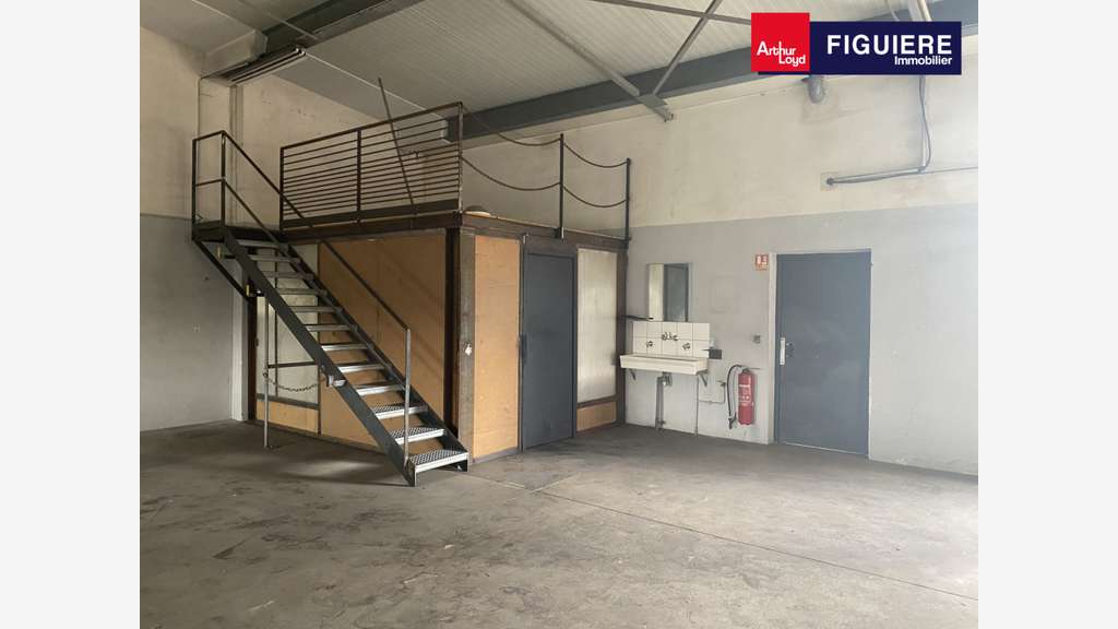 Local d'activité 320m² à louer Istres zone du Tubé