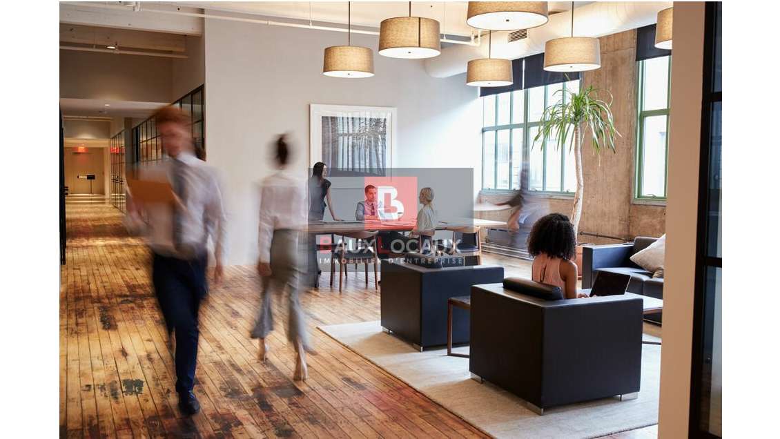 Loue local professionnel 21m² au 1er étage Istres