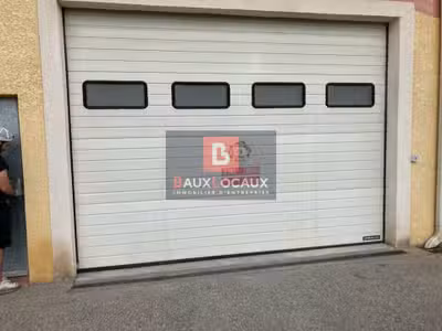Location entrepôt bureau de 115m² à Istres