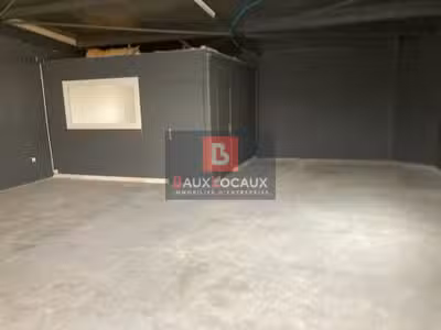 Location entrepôt bureau de 115m² à Istres