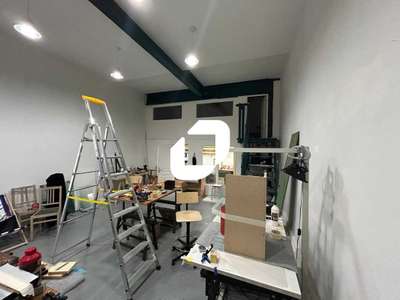 Location Locaux d'activités - Entrepôts à Ivry-sur-Seine