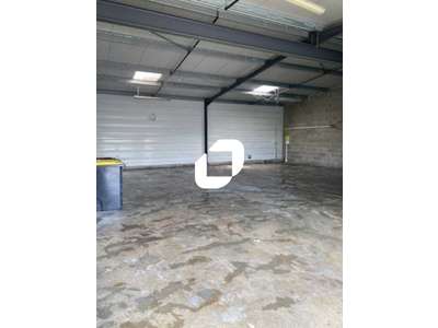 Location Locaux d'activités - Entrepôts à Izon