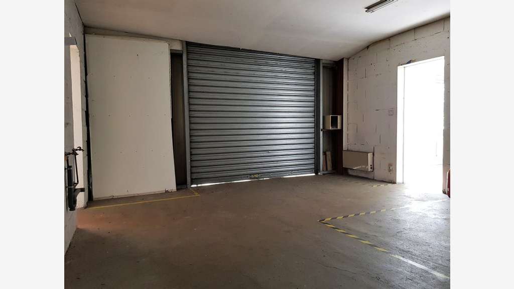 Loue local d'activité de 66m² à Jaunay Marigny