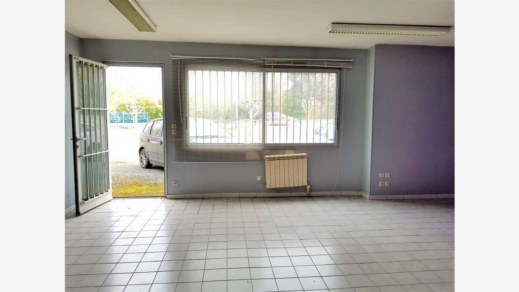 Loue local d'activité de 66m² à Jaunay Marigny