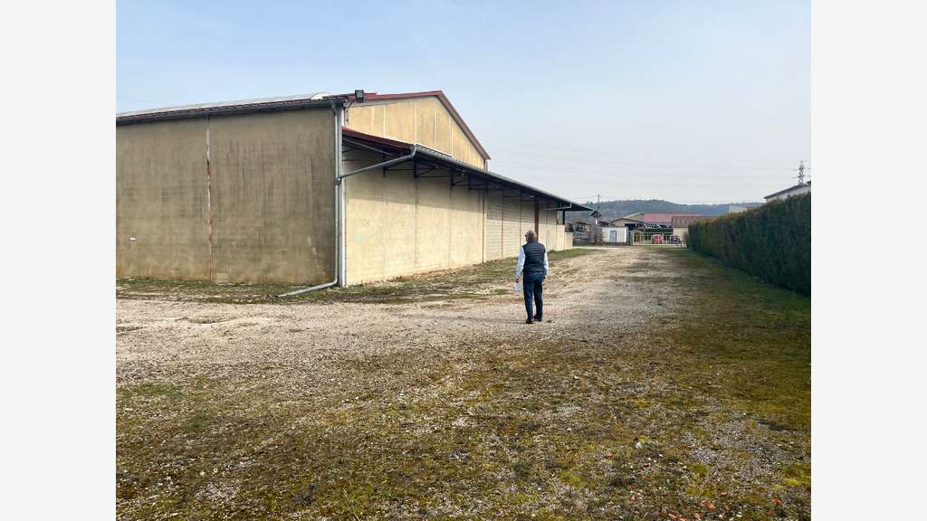 Bâtiment à louer 836m² à Joinville (52)