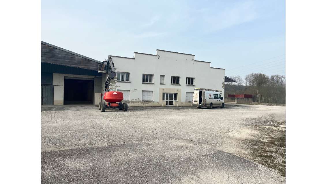 Bâtiment à louer 836m² à Joinville (52)