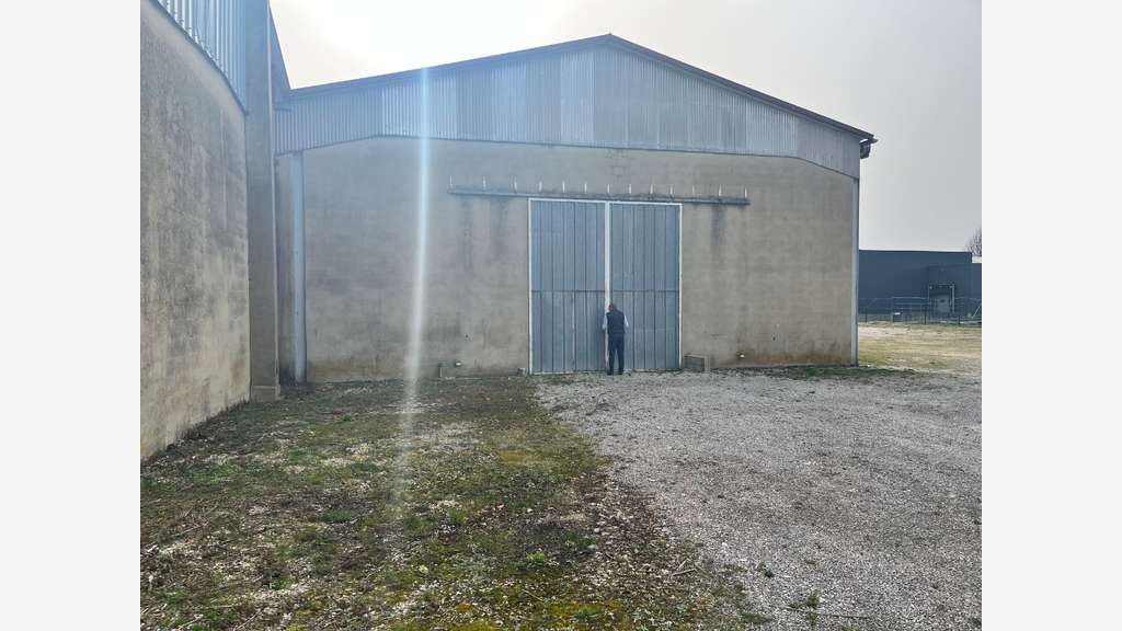 Bâtiment à louer 836m² à Joinville (52)