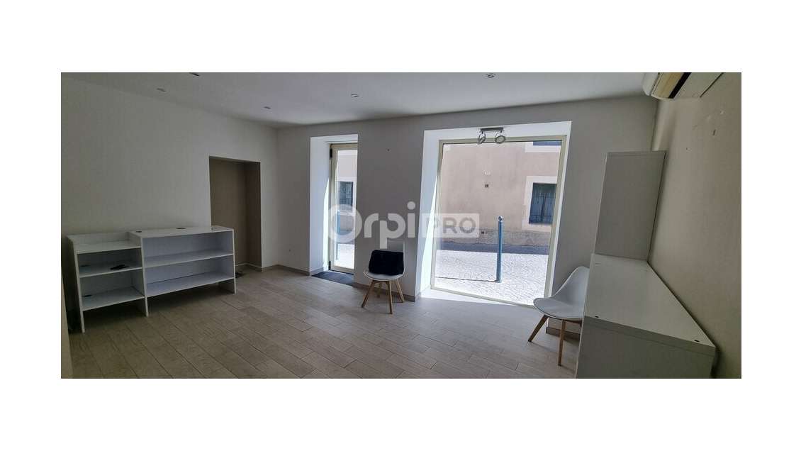 Local 40m² à louer à Saint-Saturnin-lès-Avignon