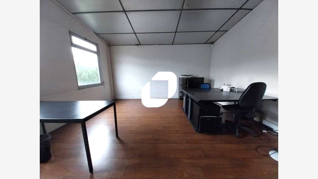  vous propose à la location, des locaux d'
