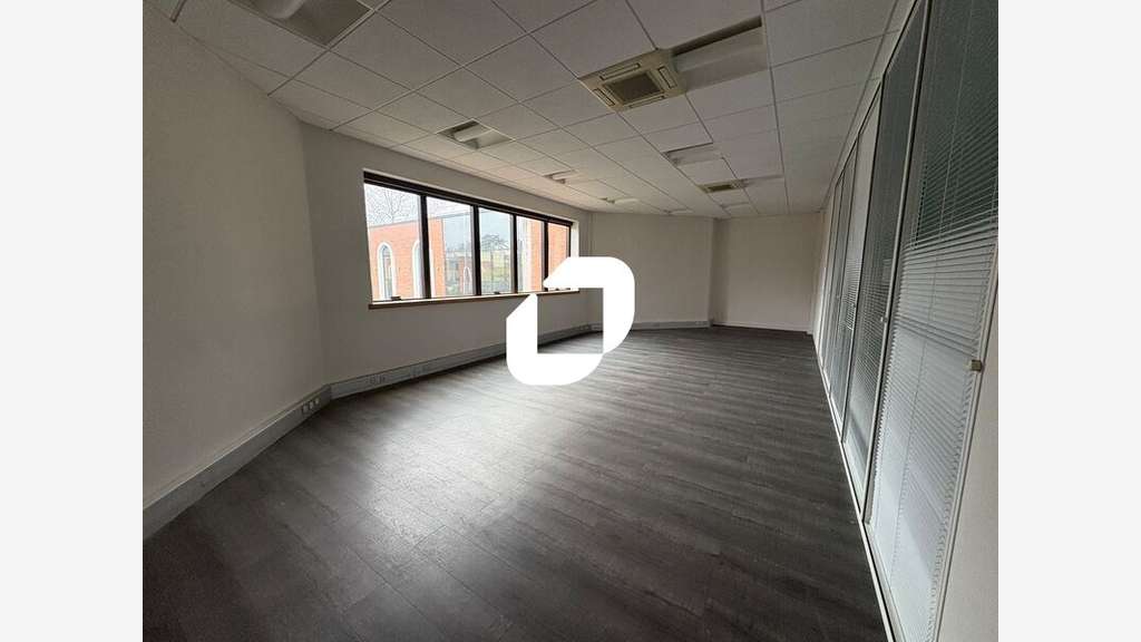 A louer Local d'activité 234m² Jouy en josas
