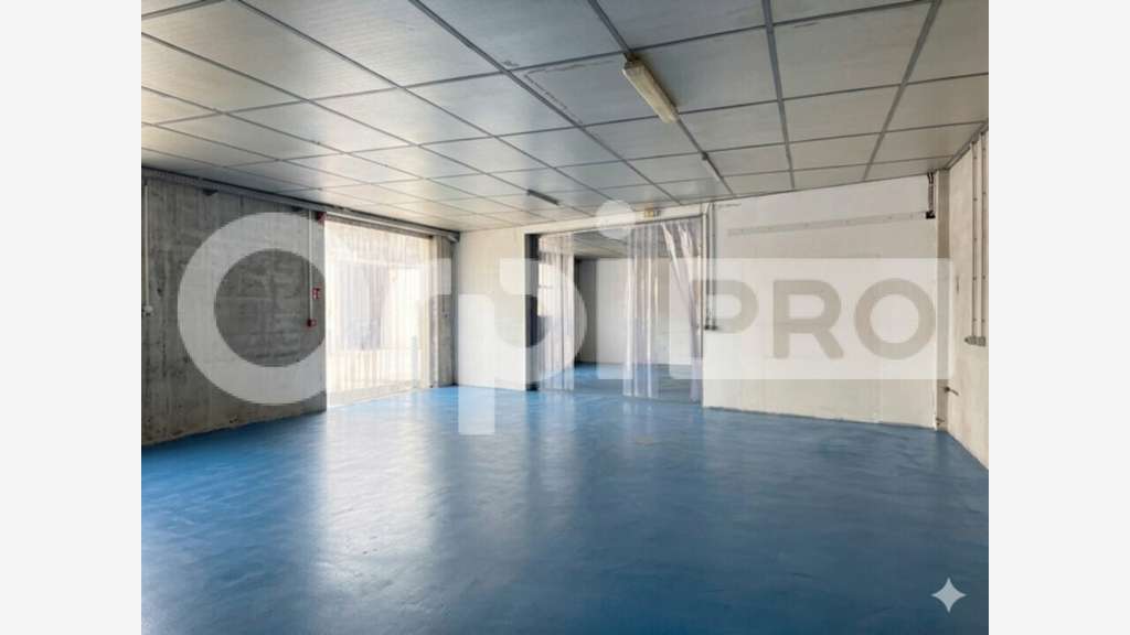 A louer atelier bureaux 370m² à l' Ile de Ré pont