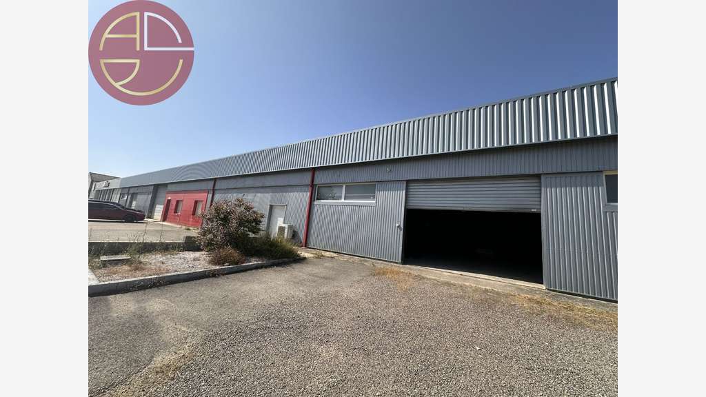 A louer entrepôt 1450m² sur 7000m² L'Isle-Jourdain