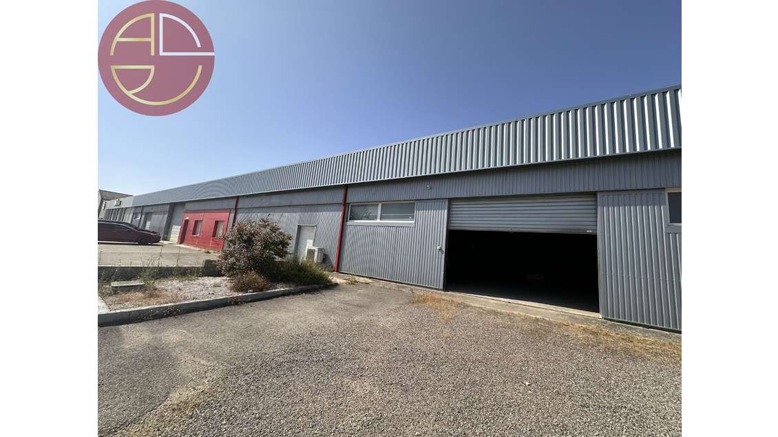 A louer entrepôt 1450m² sur 7000m² L'Isle-Jourdain