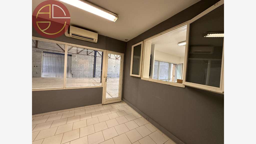 A louer entrepôt 1450m² sur 7000m² L'Isle-Jourdain