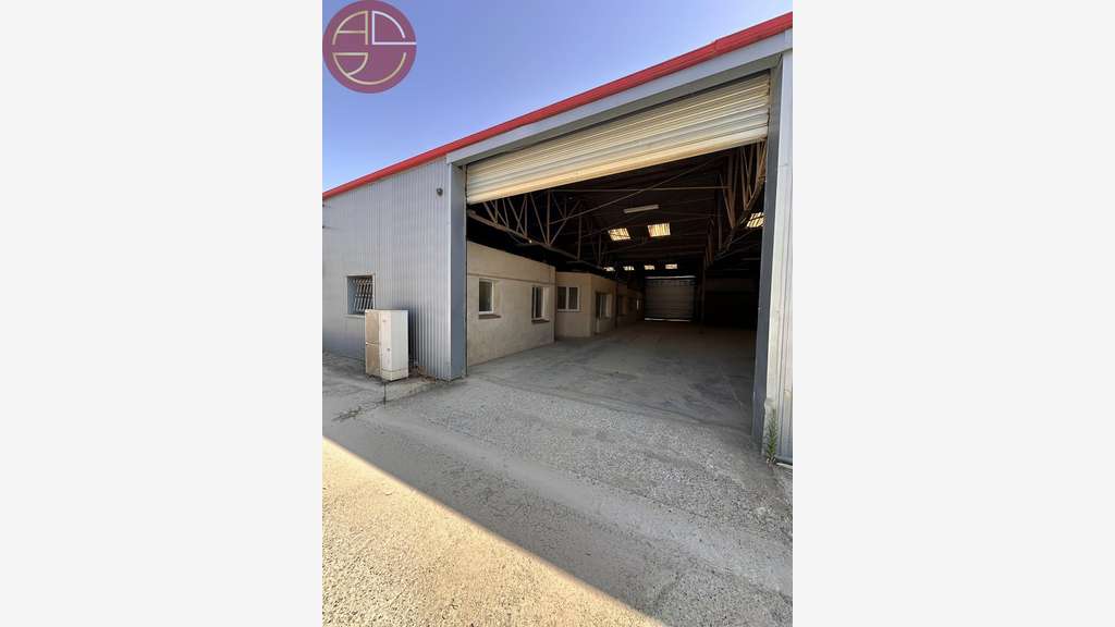 A louer entrepôt 1450m² sur 7000m² L'Isle-Jourdain