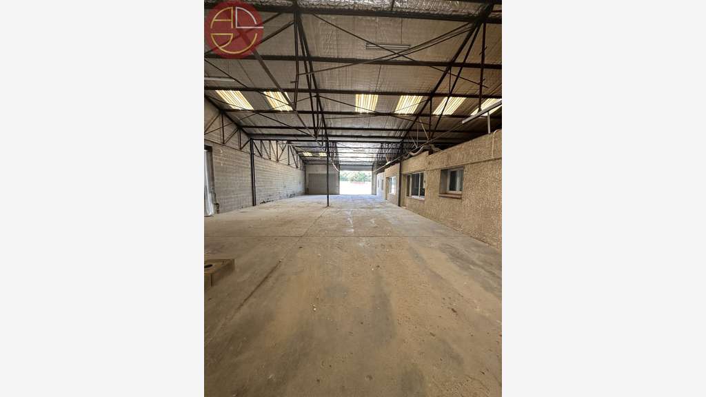 A louer entrepôt 1450m² sur 7000m² L'Isle-Jourdain