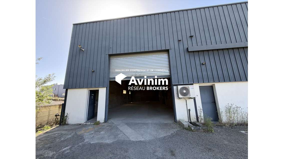 À louer – Entrepôt de stockage de 160 m² avec aire