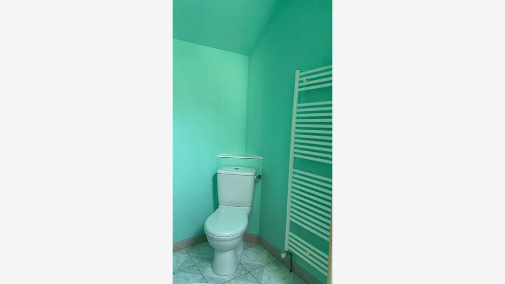 A louer local 85m² avec logement L'Isle-sur-Serein
