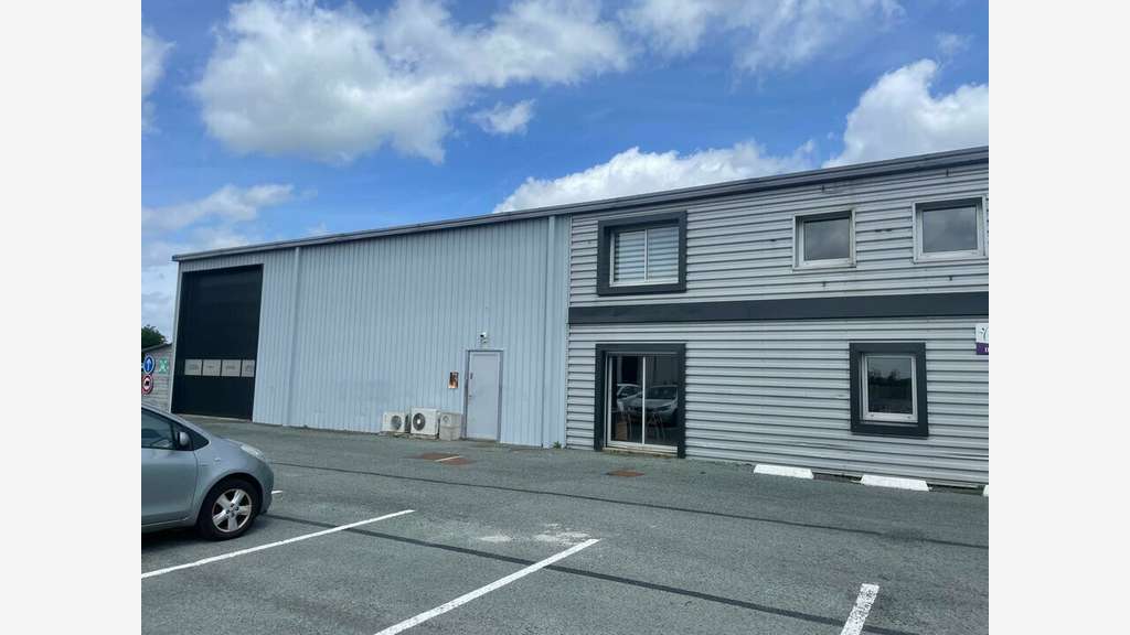 Location local d'activité 678m² L'Oie empl strat.