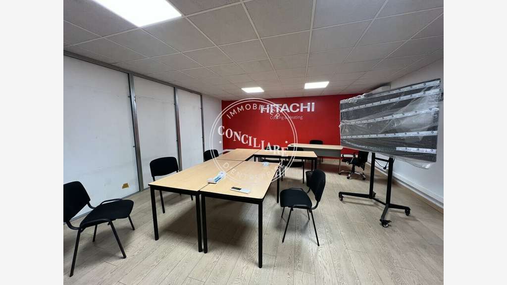Entrepôt 550m² avec bureaux à louer à L'Union