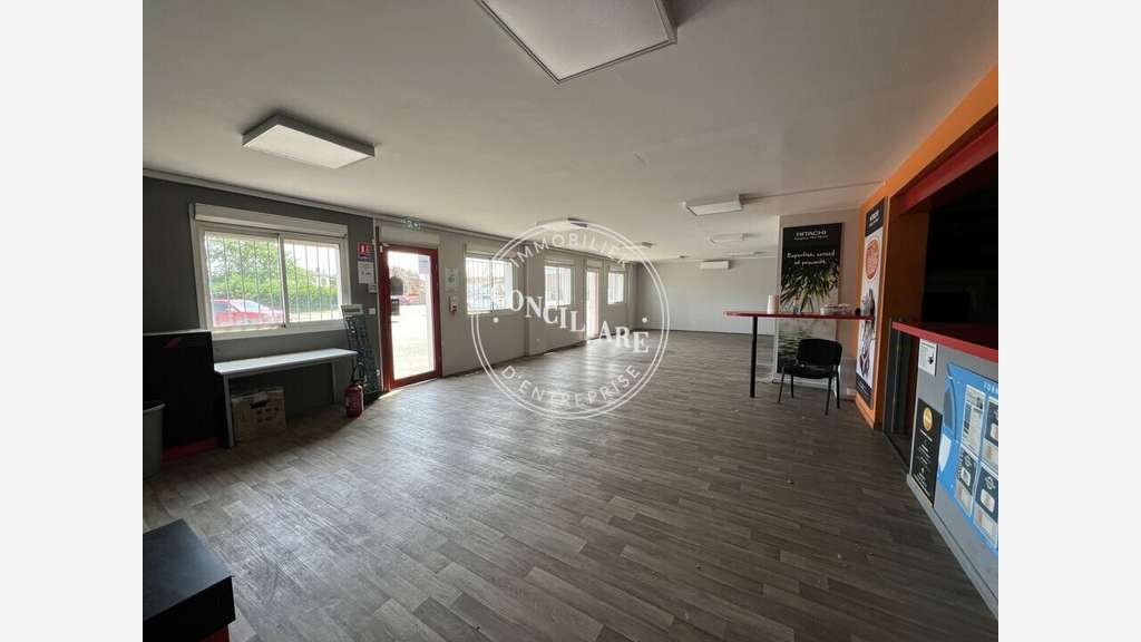 Entrepôt 550m² avec bureaux à louer à L'Union