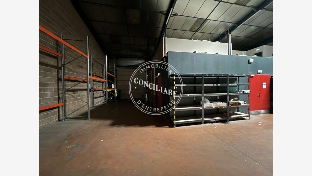 Entrepôt 550m² avec bureaux à louer à L'Union