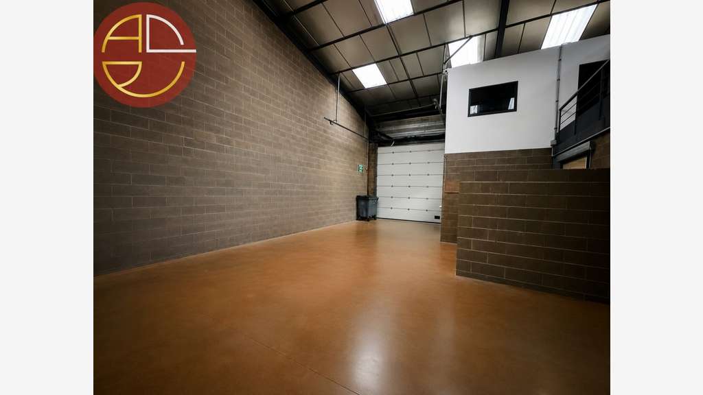 A louer entrepôt 360m² Nord-Est Toulouse l'Union