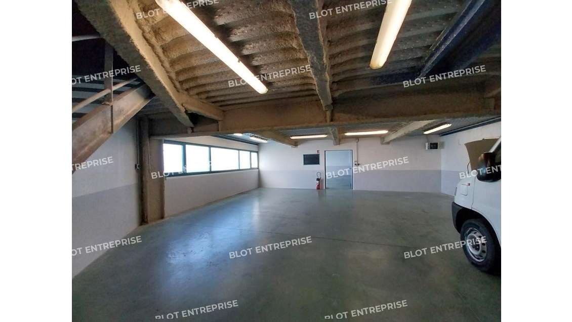A louer locaux d'activités de 267m² à La Baule