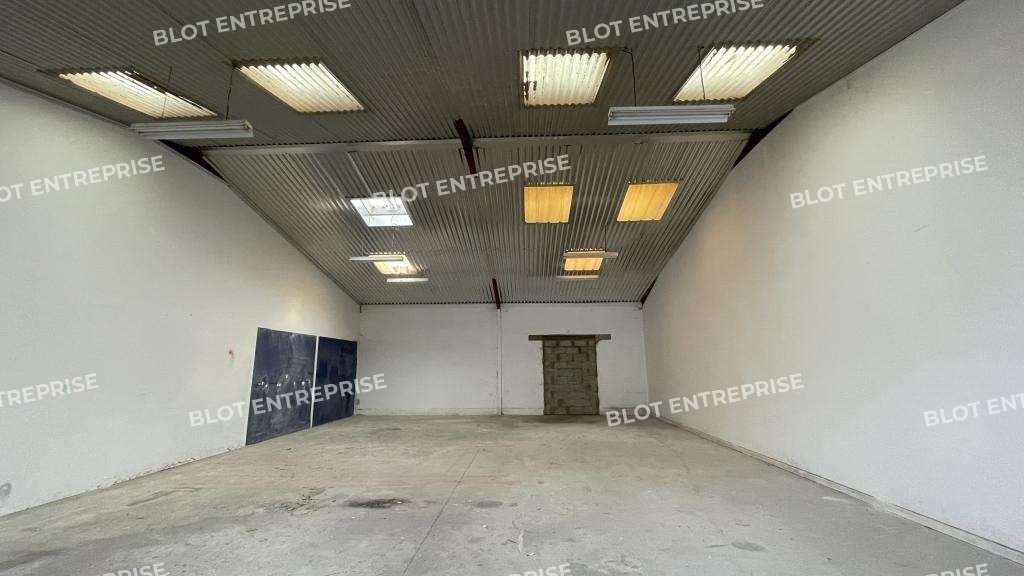 A louer entrepôt 153m² emplacement idéal La Baule