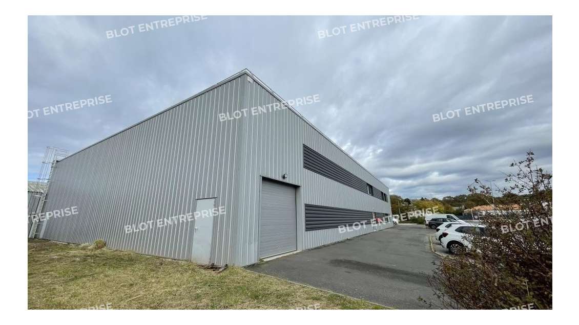 A louer entrepôt 153m² emplacement idéal La Baule