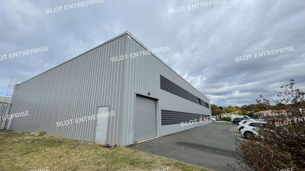 A louer entrepôt 153m² emplacement idéal La Baule