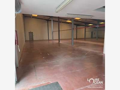 Loue local d'activité 951m² La Baule zone Beslon